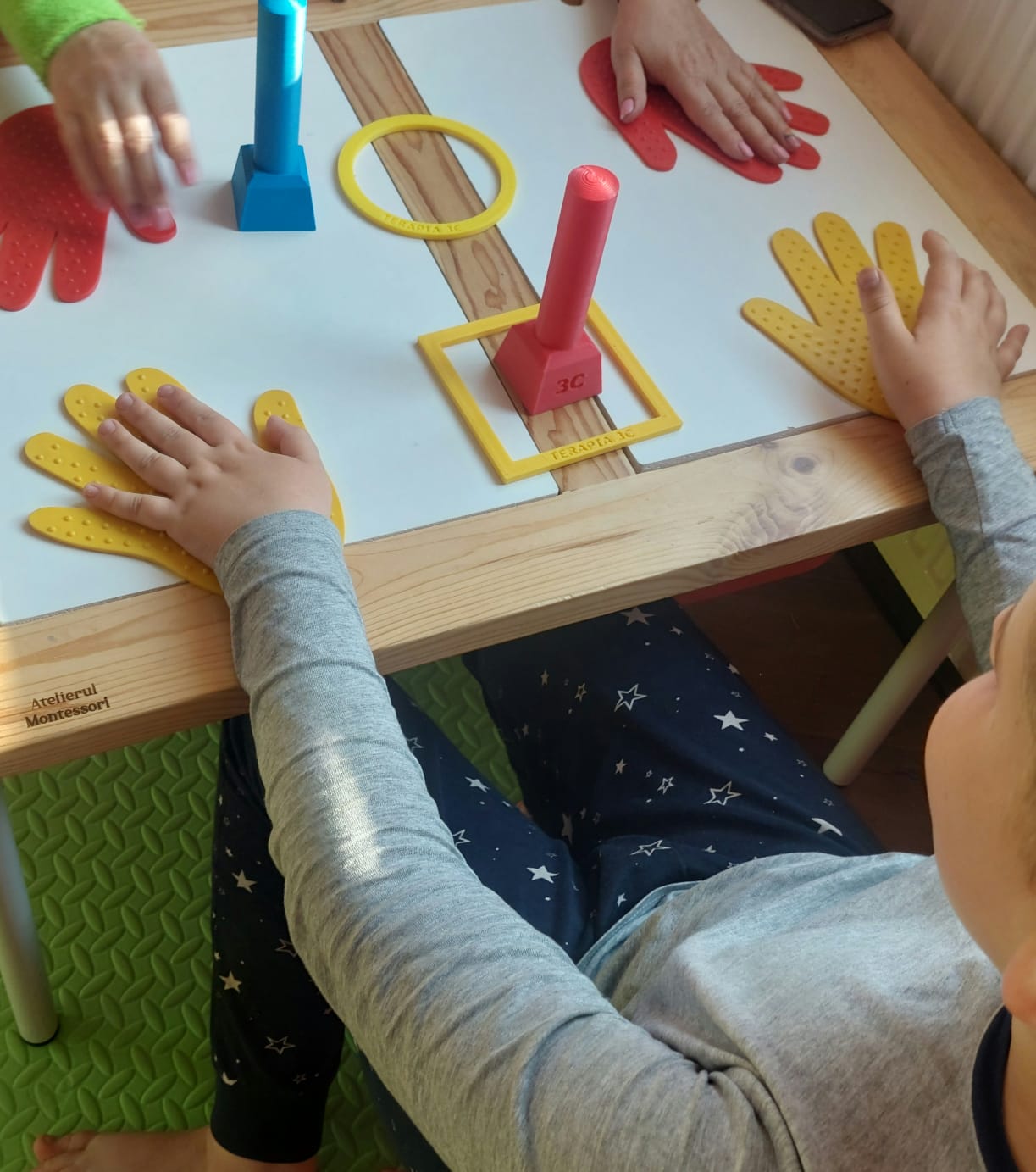 Exerciții de echilibru și coordonare alături de echipă